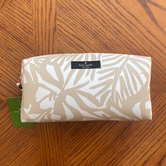 kate spade Handbags - NWT Kate Spade bag